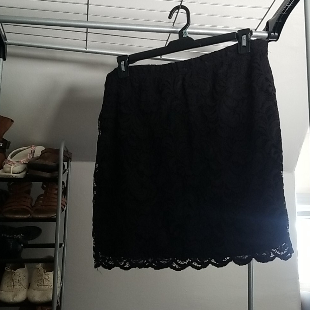 Lace mini skiry